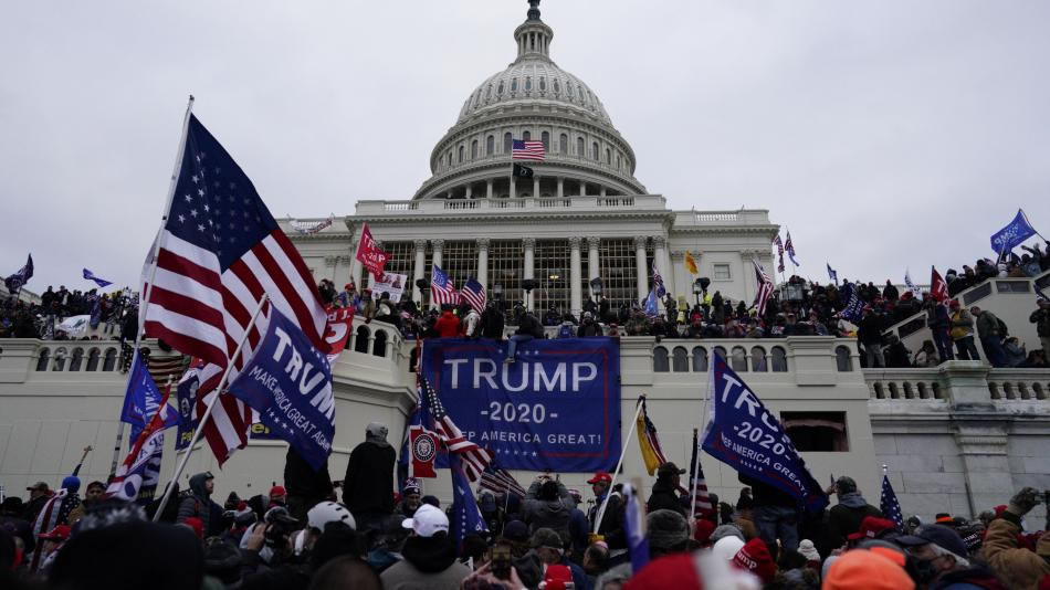 Trump fraude, manifestantes en el Capitolio